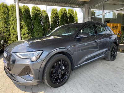 Audi e-tron S line quattro 55 electric 300kW