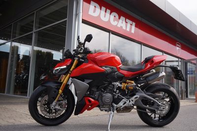 Ducati Streetfighter V2S