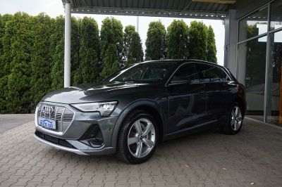 Audi e-tron S line quattro 50 electric 230kW