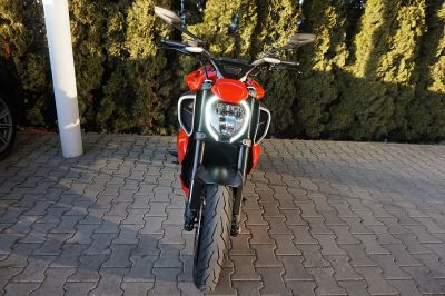 Ducati Diavel V4 red  Akrapovic