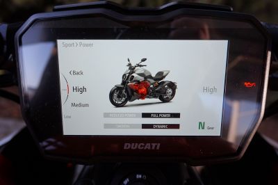 Ducati Diavel V4 red  Akrapovic