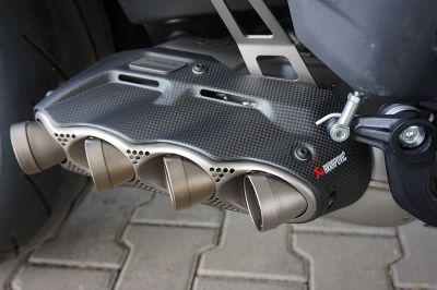 Ducati Diavel V4 red  Akrapovic