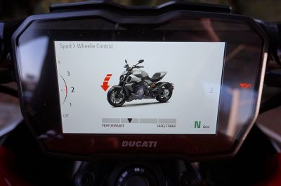 Ducati Diavel V4 red  Akrapovic