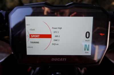 Ducati Diavel V4 red  Akrapovic