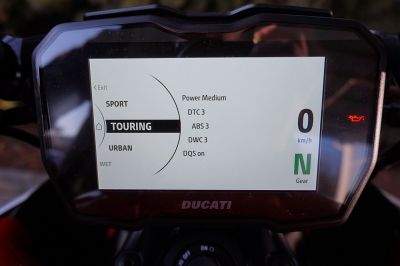 Ducati Diavel V4 red  Akrapovic