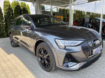 Audi e-tron S line quattro 55 electric 300kW