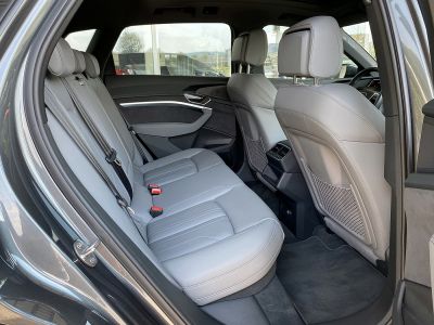 Audi e-tron S line quattro 55 electric 300kW