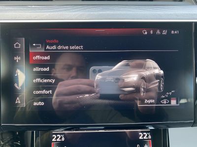 Audi e-tron S line quattro 55 electric 300kW