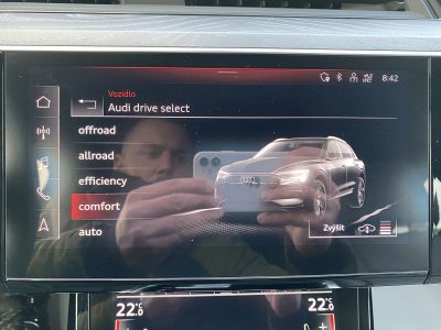 Audi e-tron S line quattro 55 electric 300kW