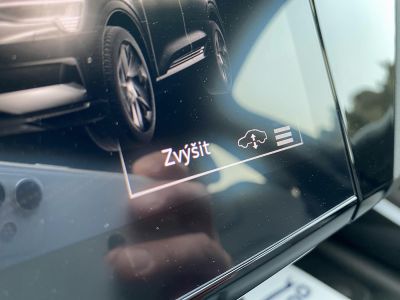 Audi e-tron S line quattro 55 electric 300kW