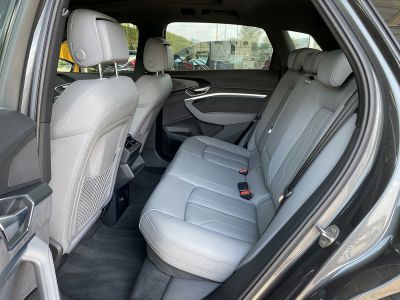 Audi e-tron S line quattro 55 electric 300kW