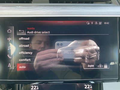Audi e-tron S line quattro 55 electric 300kW