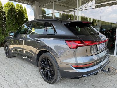 Audi e-tron S line quattro 55 electric 300kW