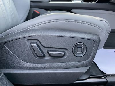 Audi e-tron S line quattro 55 electric 300kW