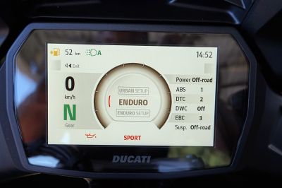 Ducati Multistrada V2S Travel