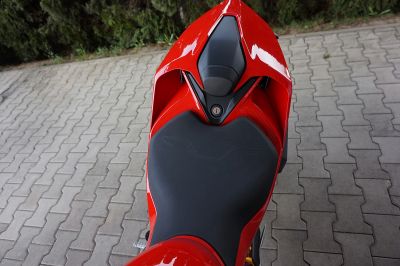 Ducati Streetfighter V2S