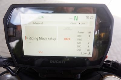 Ducati Hypermotard V2 RED
