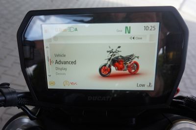 Ducati Hypermotard V2 RED
