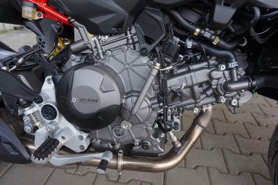 Ducati Hypermotard V2 RED
