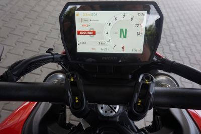 Ducati Hypermotard V2 RED