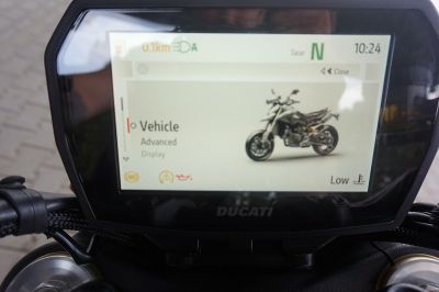 Ducati Hypermotard V2 RED