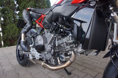 Ducati Hypermotard V2 RED