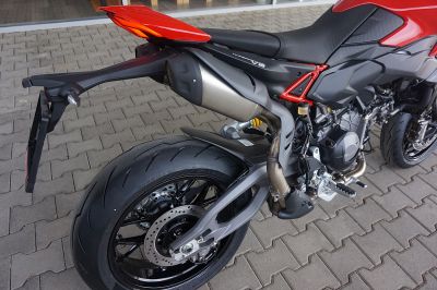 Ducati Hypermotard V2 RED