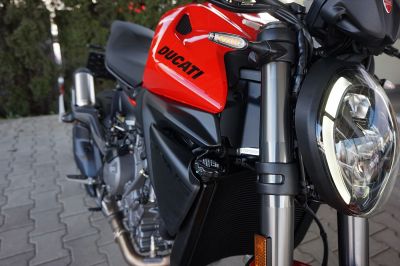 Ducati Monster 896
