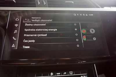 Audi e-tron S line quattro 50 electric 230kW