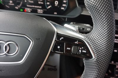 Audi e-tron S line quattro 50 electric 230kW