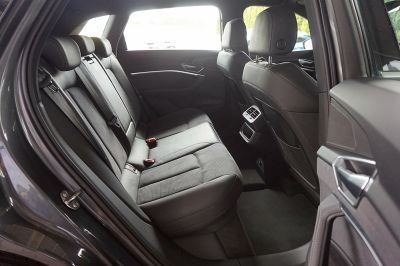 Audi e-tron S line quattro 50 electric 230kW