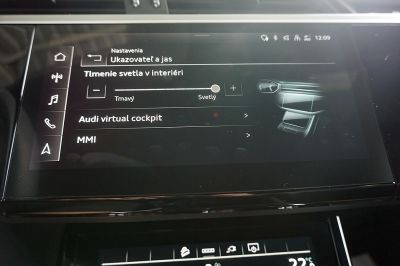 Audi e-tron S line quattro 50 electric 230kW