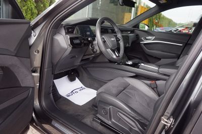 Audi e-tron S line quattro 50 electric 230kW