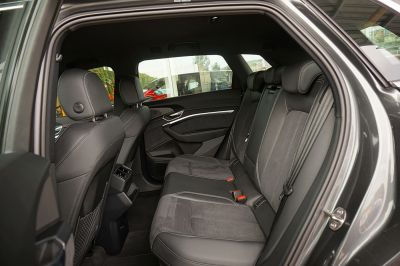 Audi e-tron S line quattro 50 electric 230kW