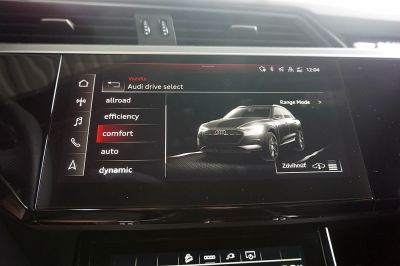 Audi e-tron S line quattro 50 electric 230kW