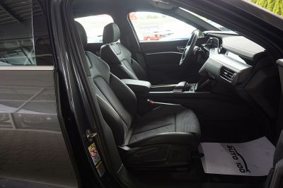 Audi e-tron S line quattro 50 electric 230kW