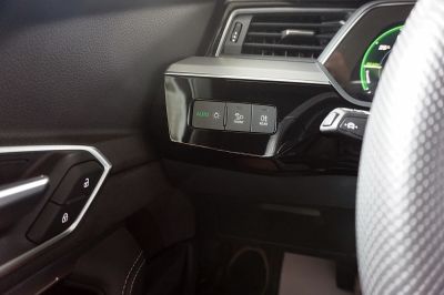 Audi e-tron S line quattro 50 electric 230kW
