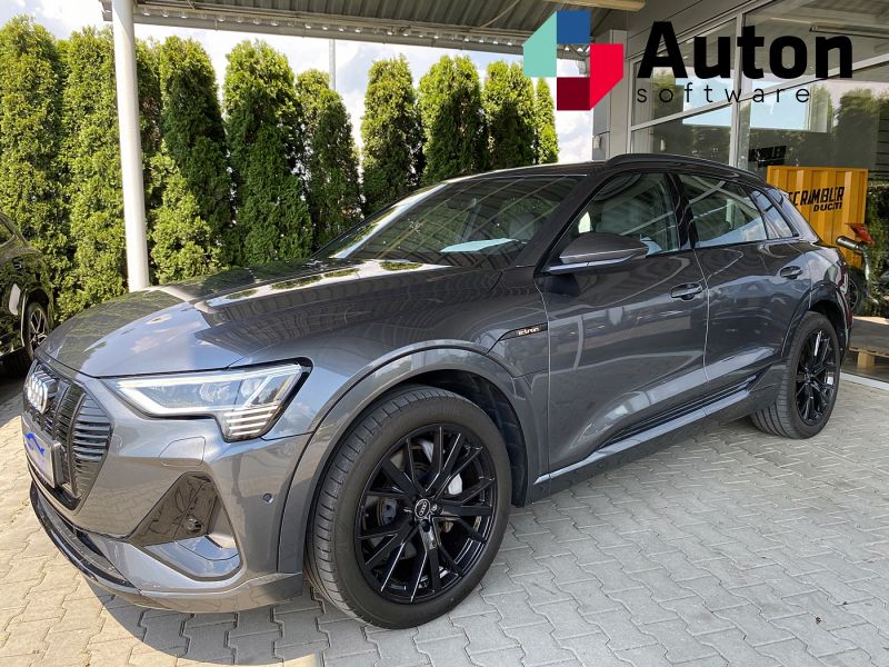 Audi e-tron S line quattro 55 electric 300kW